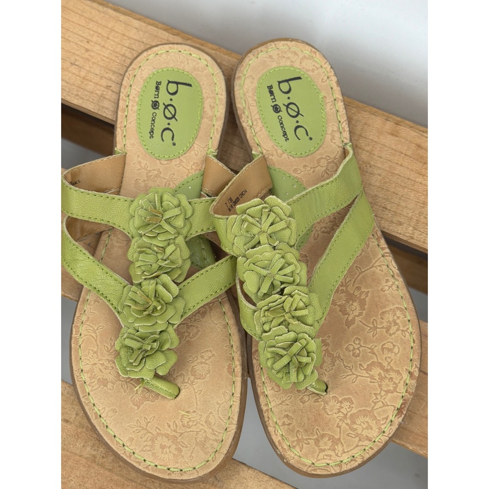 B.O.C. Born Concept Womens Lime Green Leather Floral T-Strap Sandals Size 7